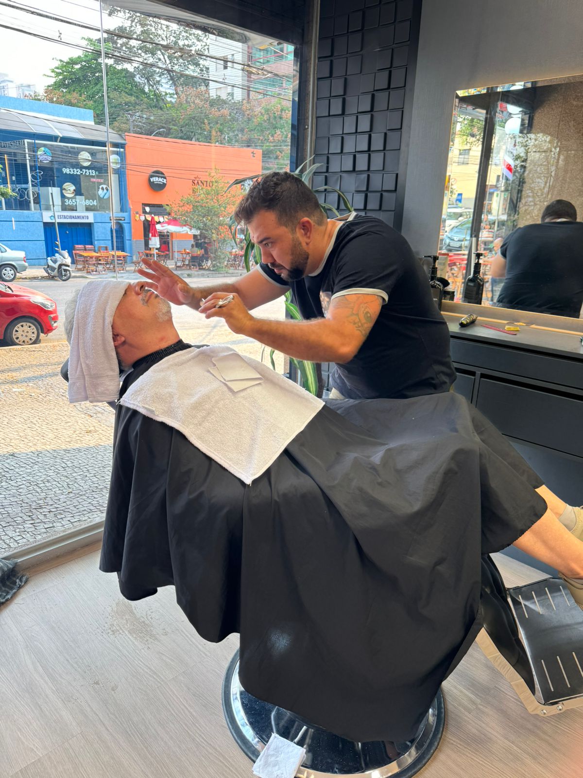 Melhor Barbeiro para Barba com Navalha no São Pedro - BH | Major Savassi